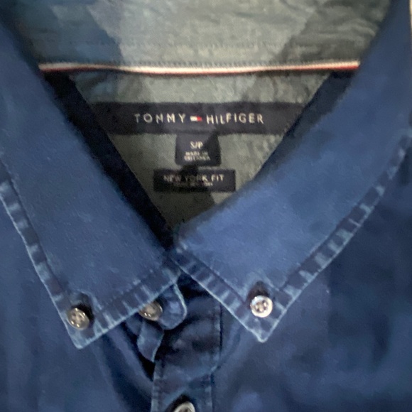 Tommy Hilfiger button down shirt - Picture 2 of 4